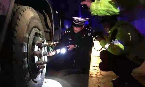 成都吃瓜群众看热闹,吃瓜群众围观热闹,一幕幕生活百态